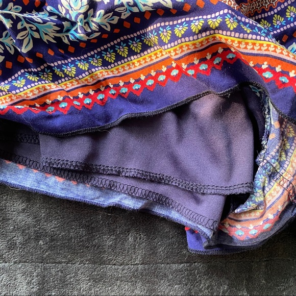 Patterned tie front shorts - Picture 4 of 4